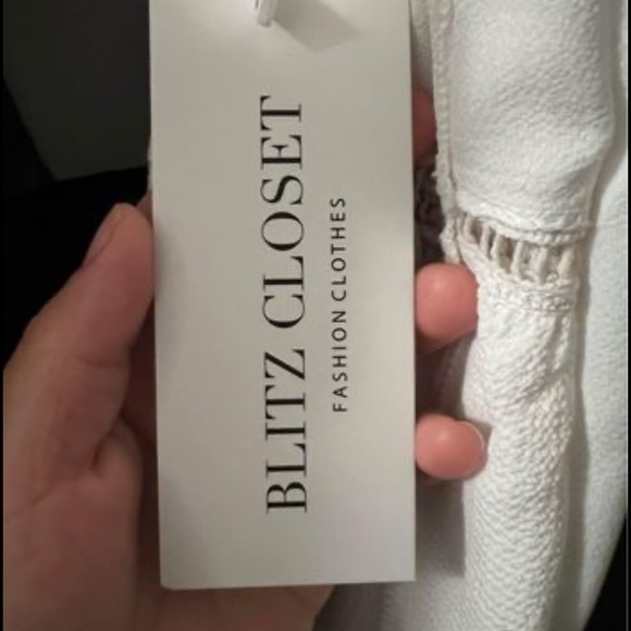 Cropped and Skirt Off White BLitz Closet - Picture 4 of 10